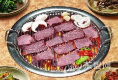 朝鲜族烤牛肉、打糕